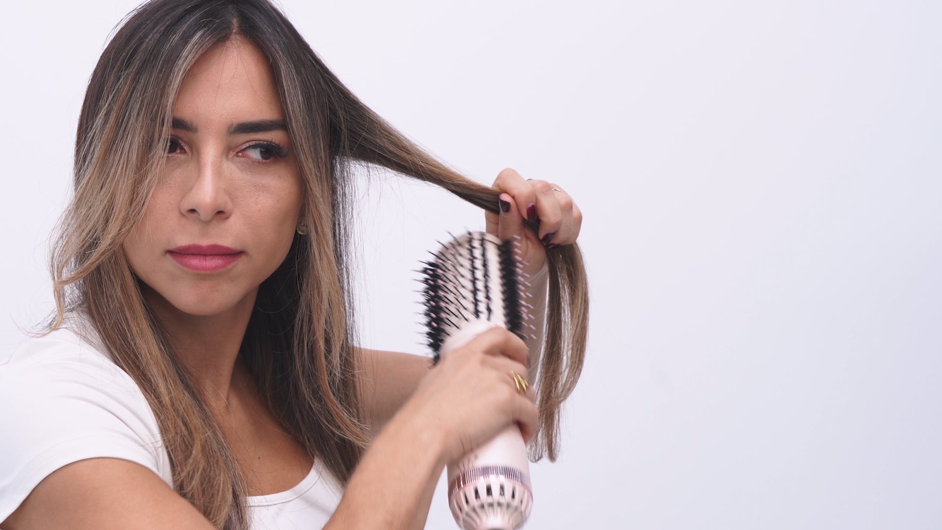 Load video: Mini Volumizing Blowout Brush